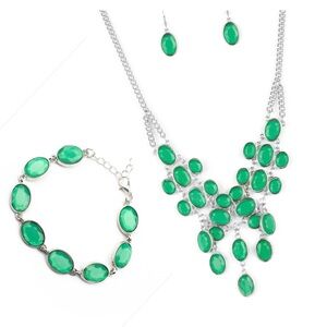 Gems 2pc Necklace Set. NWT